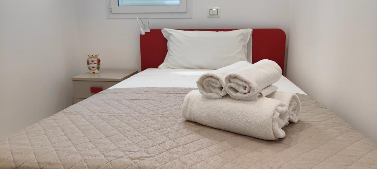 Casa Vacanze Rainbow, Siracusa Syracuse Buitenkant foto